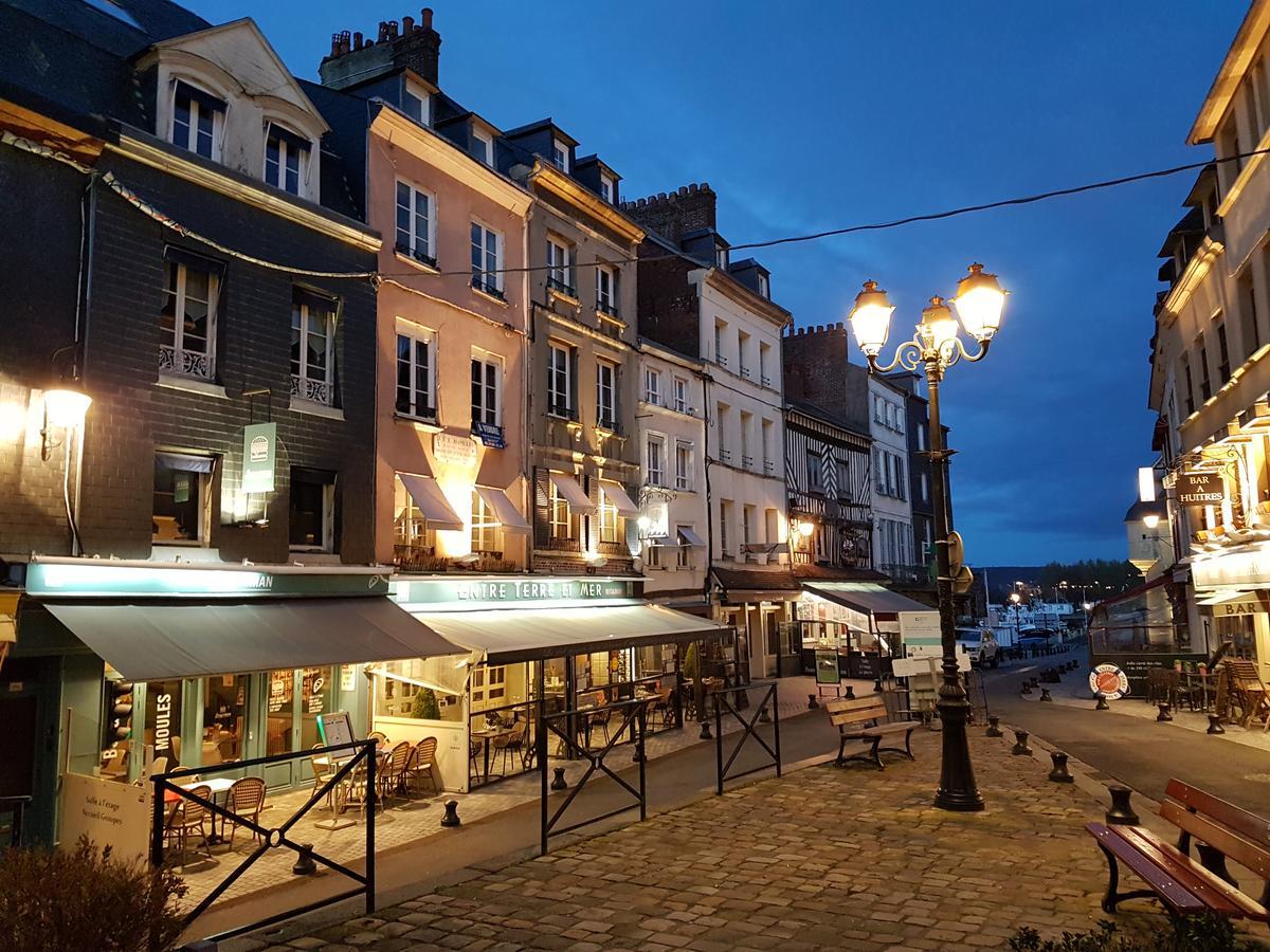 La Petite Parenthèse *
